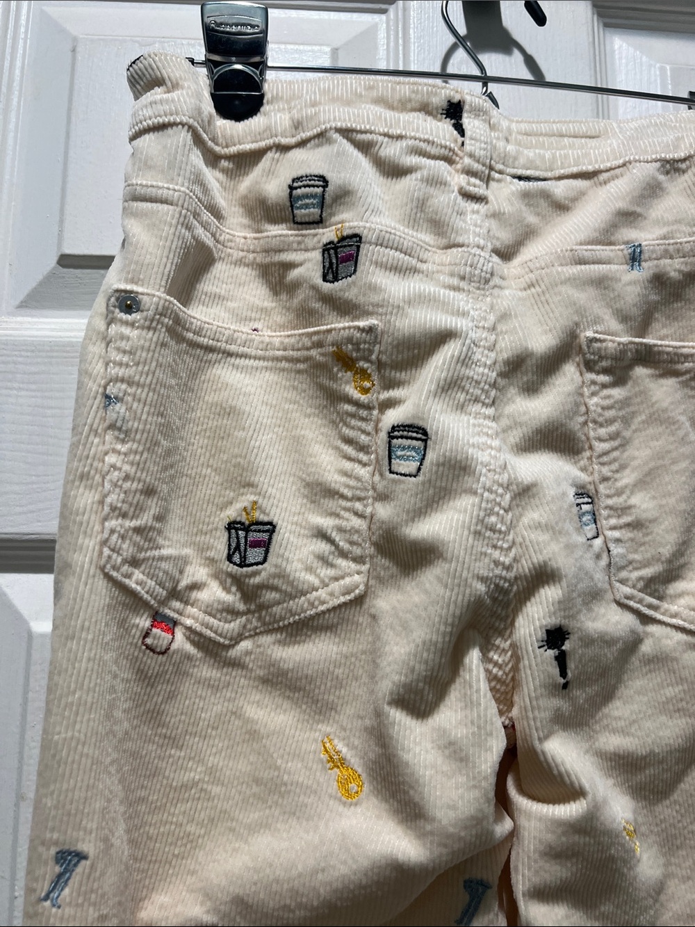 Pilcro Cream Embroidered Snack Motif The Icon Slight Flare Jeans - Picture 12 of 13
